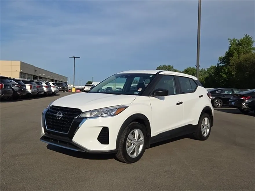 2022 Nissan Kicks S photo 1