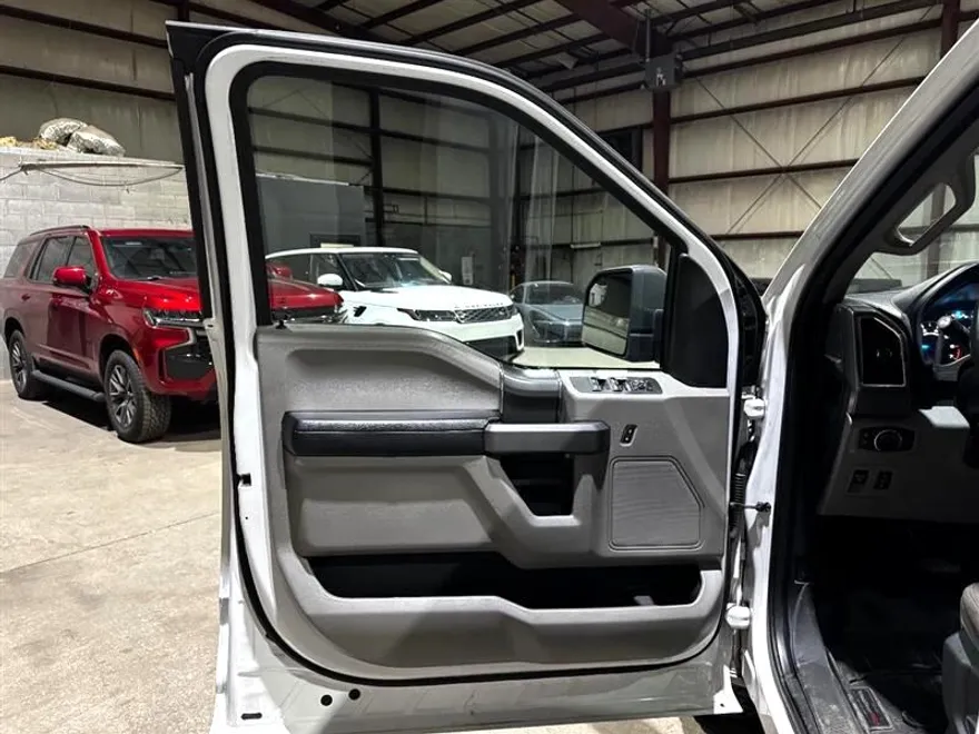 2016 Ford F-150 XLT photo 11