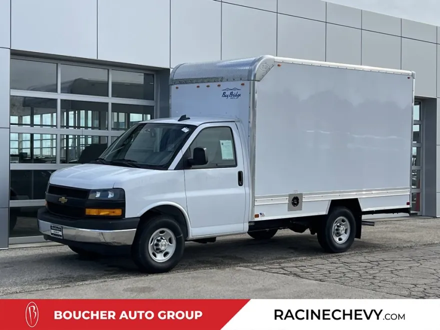 2024 Chevrolet Express Cutaway 3500 photo 1