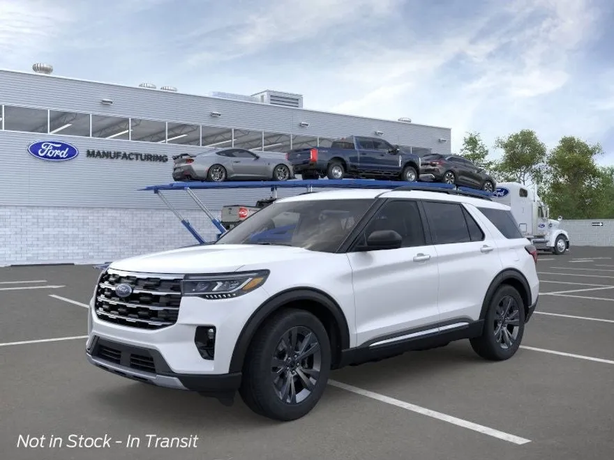 2025 Ford Explorer photo 1