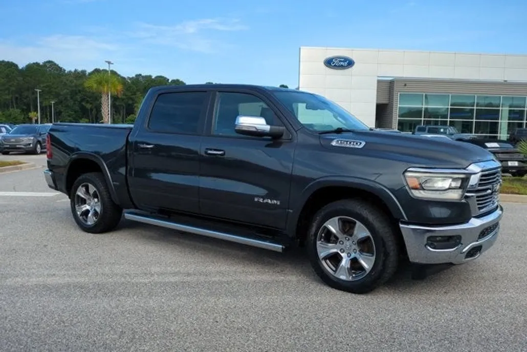 2019 Ram 1500 Laramie photo 1