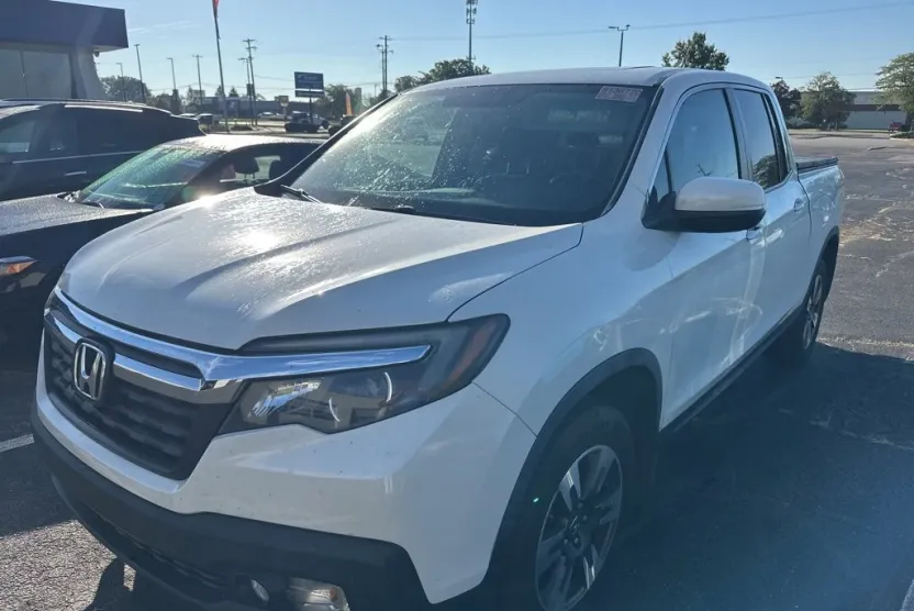 2019 Honda Ridgeline RTL-T photo 1