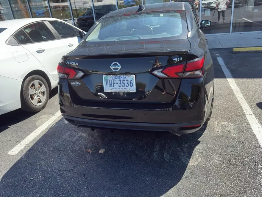 2021 Nissan Versa SR photo 1