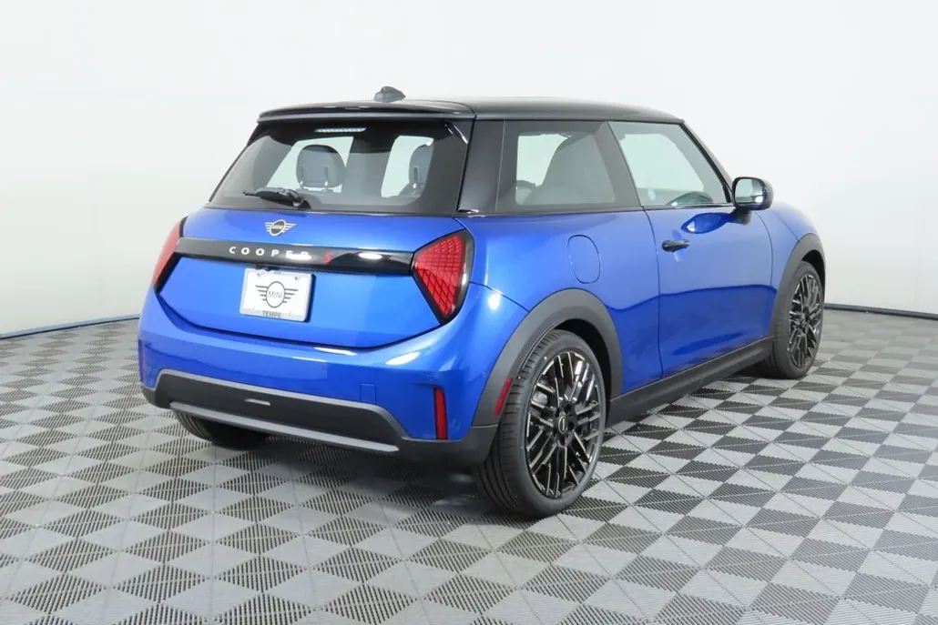 2025 Mini Cooper 2 Door Hardtop Iconic photo 1