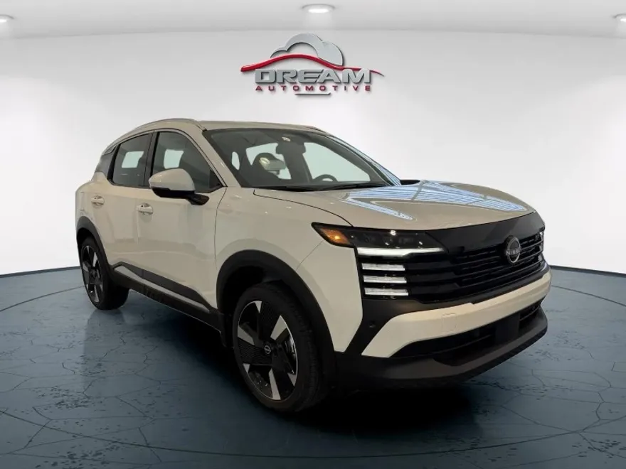 2025 Nissan Kicks SR photo 1