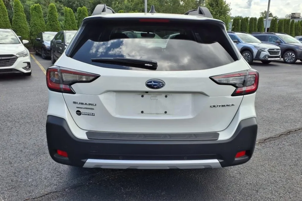 2024 Subaru Outback Limited photo 1
