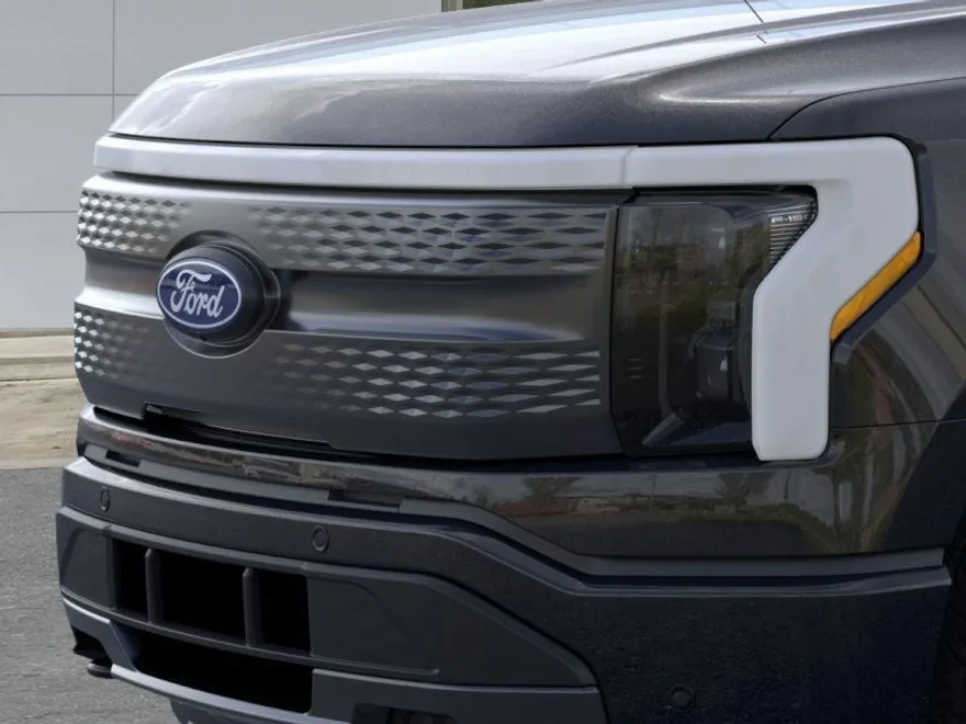 2025 Ford F-150 Lightning photo 1