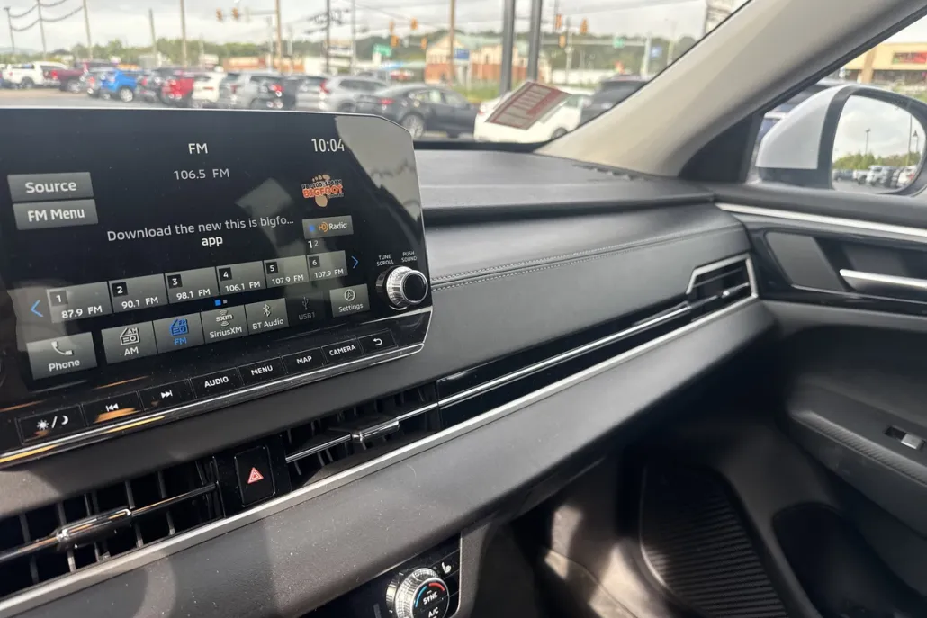 2022 Mitsubishi Outlander Black Edition photo 1