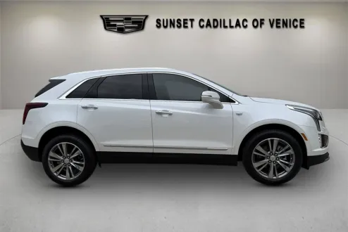2025 Cadillac XT5 Premium Luxury photo 2