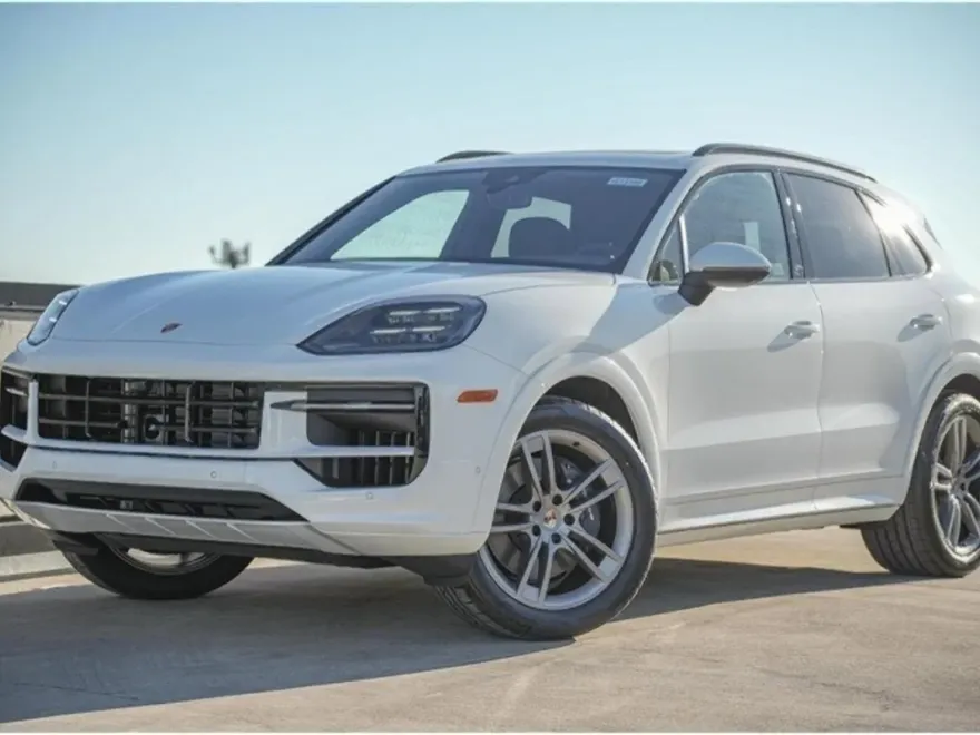 2025 Porsche Cayenne Base photo 1