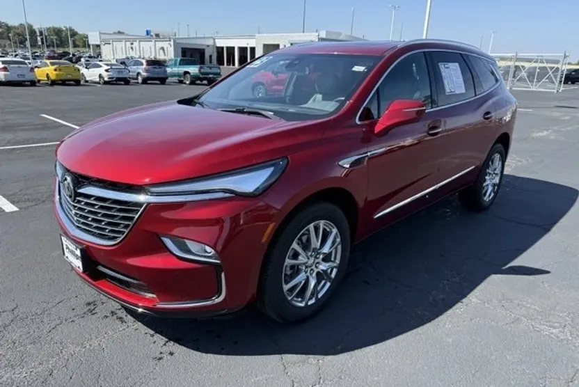 2023 Buick Enclave Essence photo 1