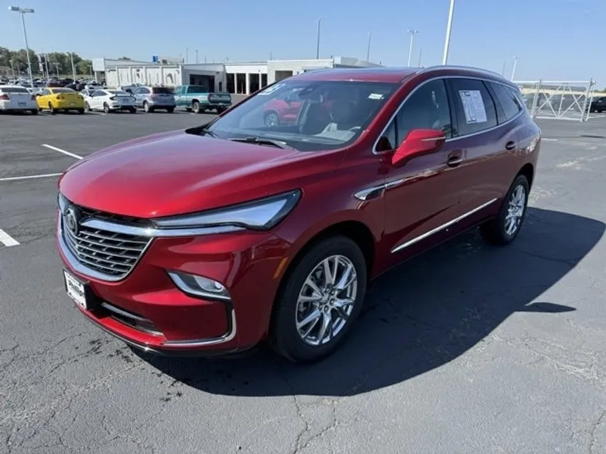 2023 Buick Enclave Essence photo 1