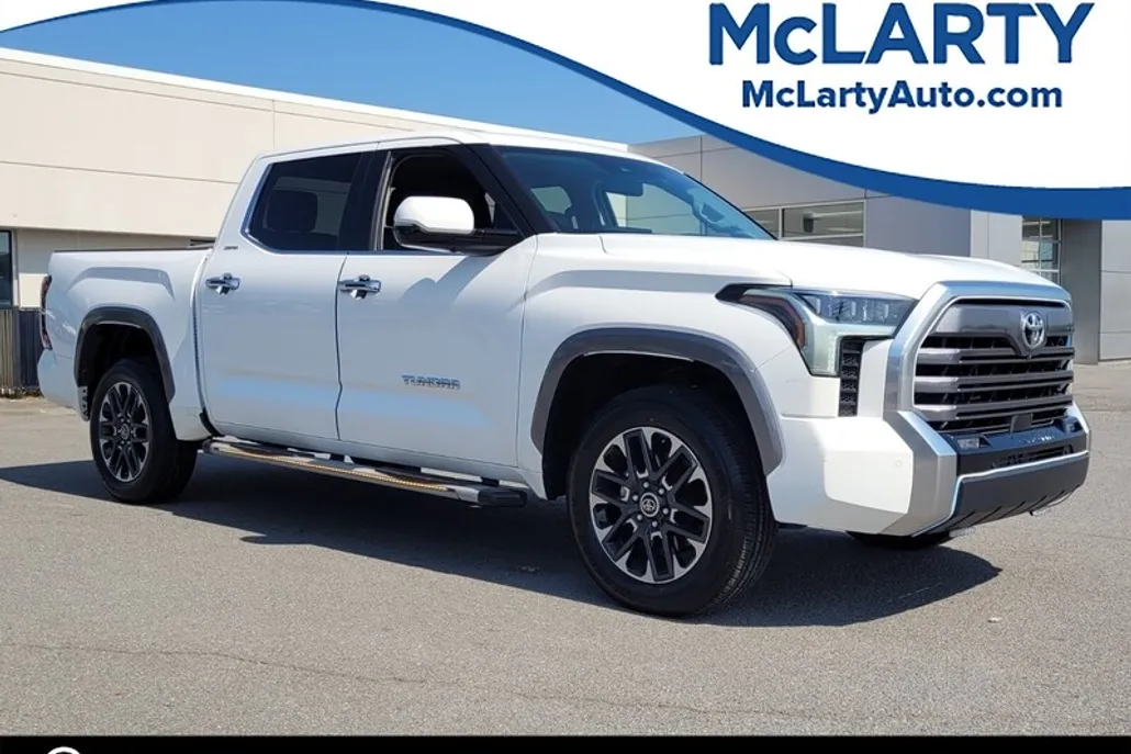2023 Toyota Tundra Limited CrewMax photo 1