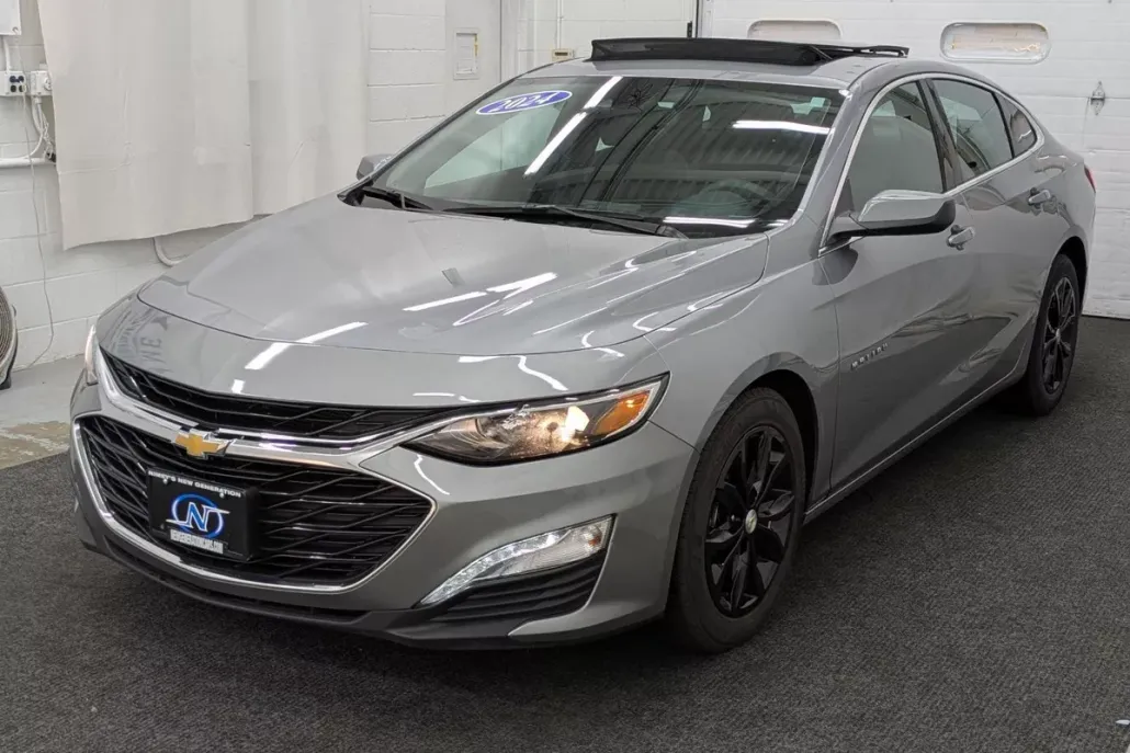 2024 Chevrolet Malibu 1LT photo 1