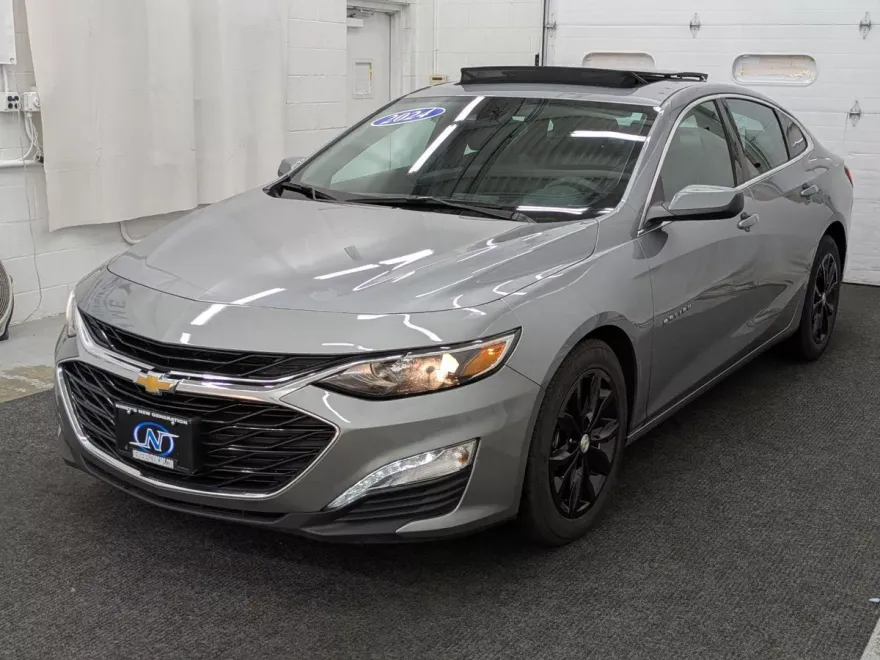2024 Chevrolet Malibu 1LT photo 1