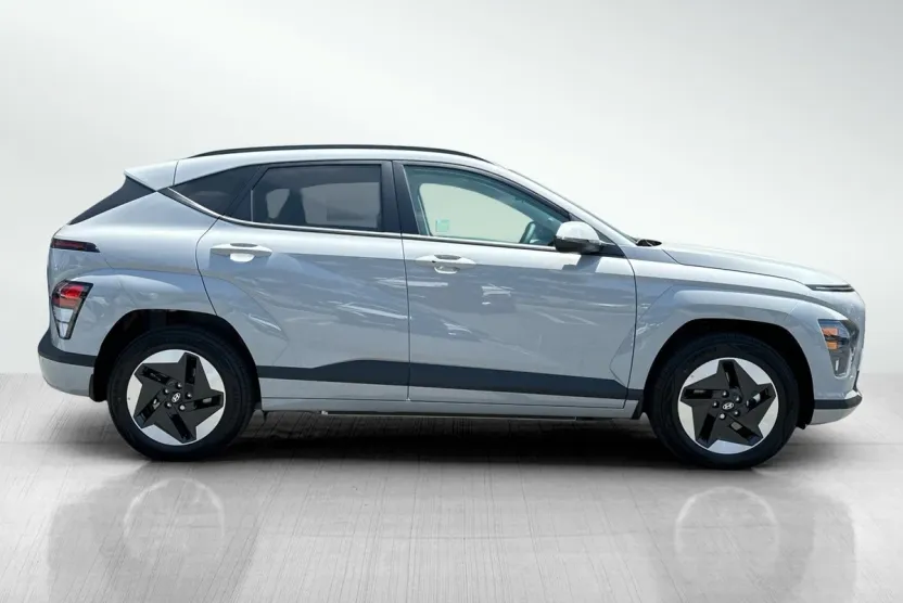 2025 Hyundai Kona Electric SEL photo 1