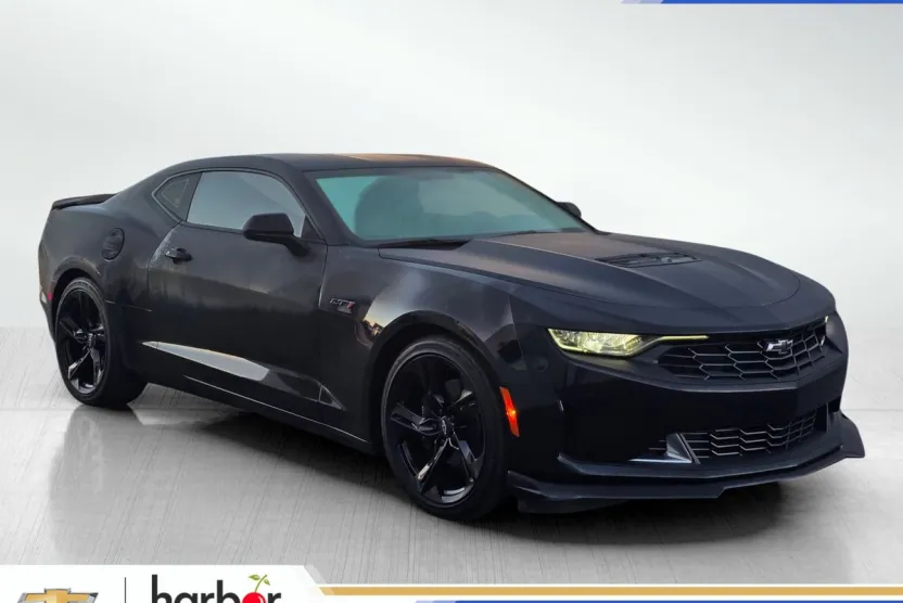 2022 Chevrolet Camaro LT1 photo 1
