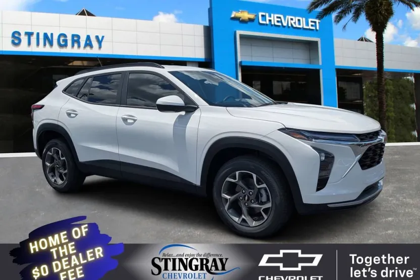 2025 Chevrolet Trax LT photo 1