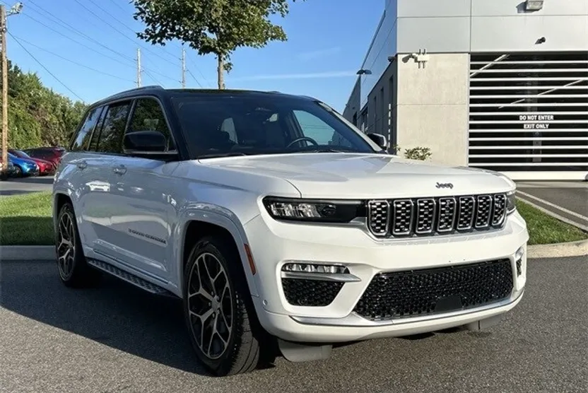 2022 Jeep Grand Cherokee Summit Reserve photo 1