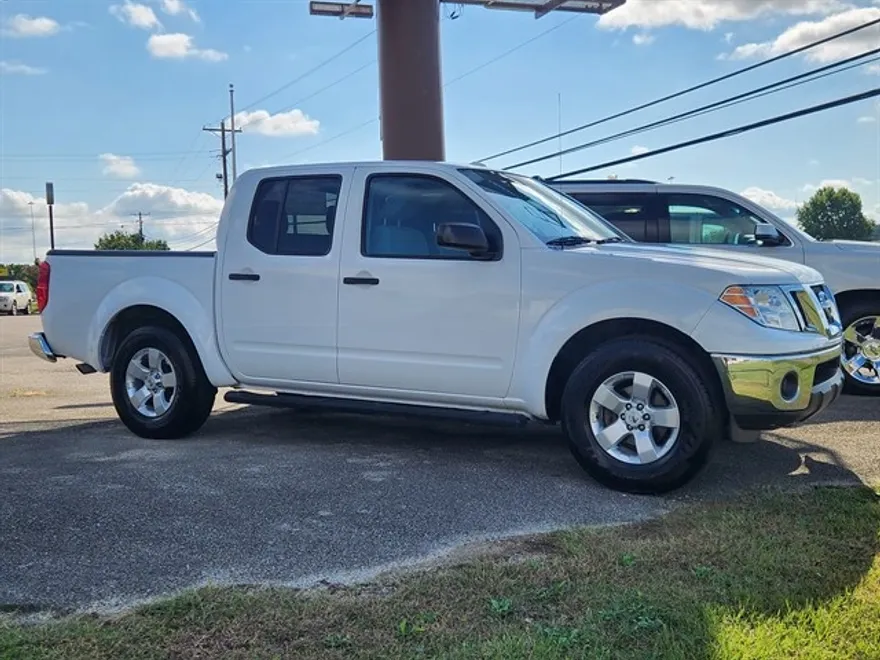 2011 Nissan Frontier S photo 1