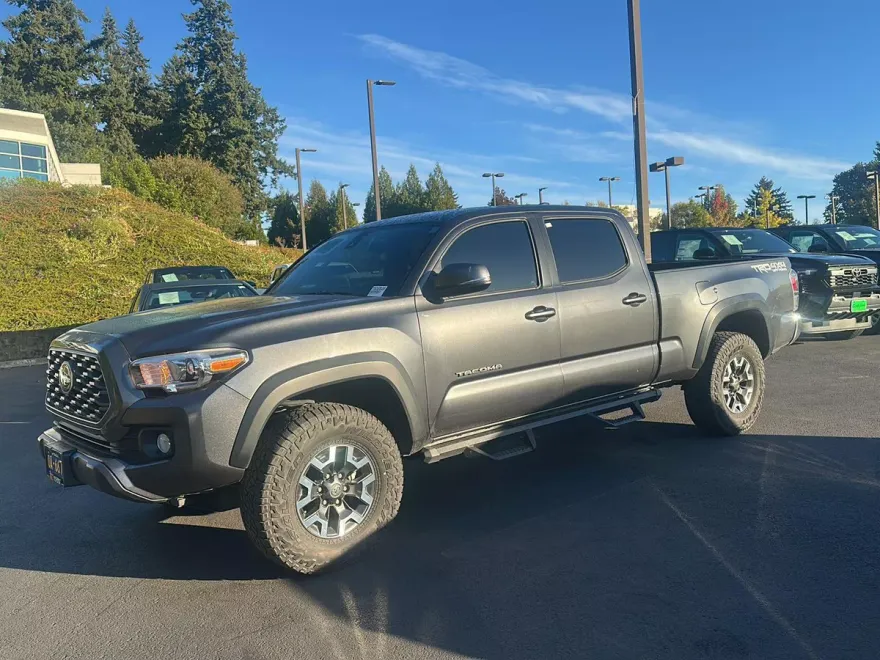 2022 Toyota Tacoma TRD photo 1