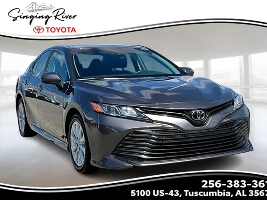 2020 Toyota Camry LE photo 1