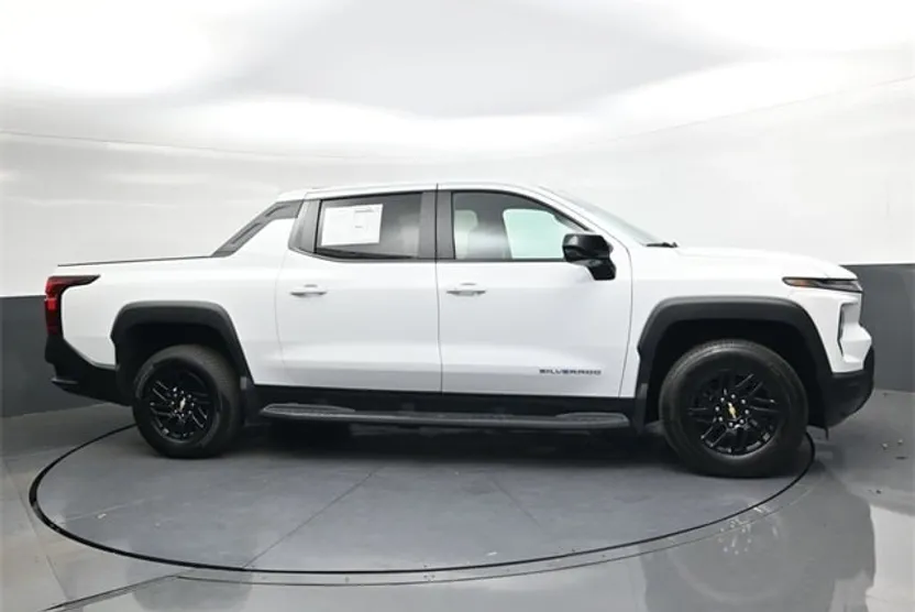 2024 Chevrolet Silverado EV Work Truck photo 1
