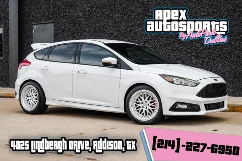 2016 Ford Focus ST photo 1