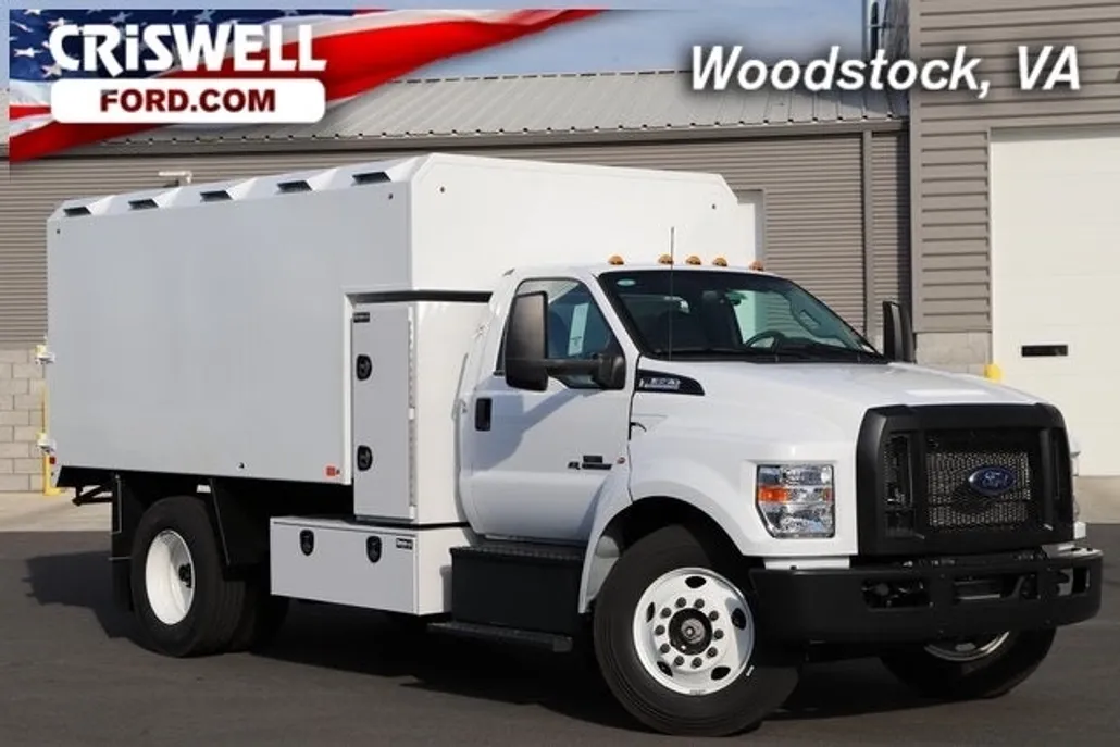 2025 Ford F-650 SuperCab photo 1