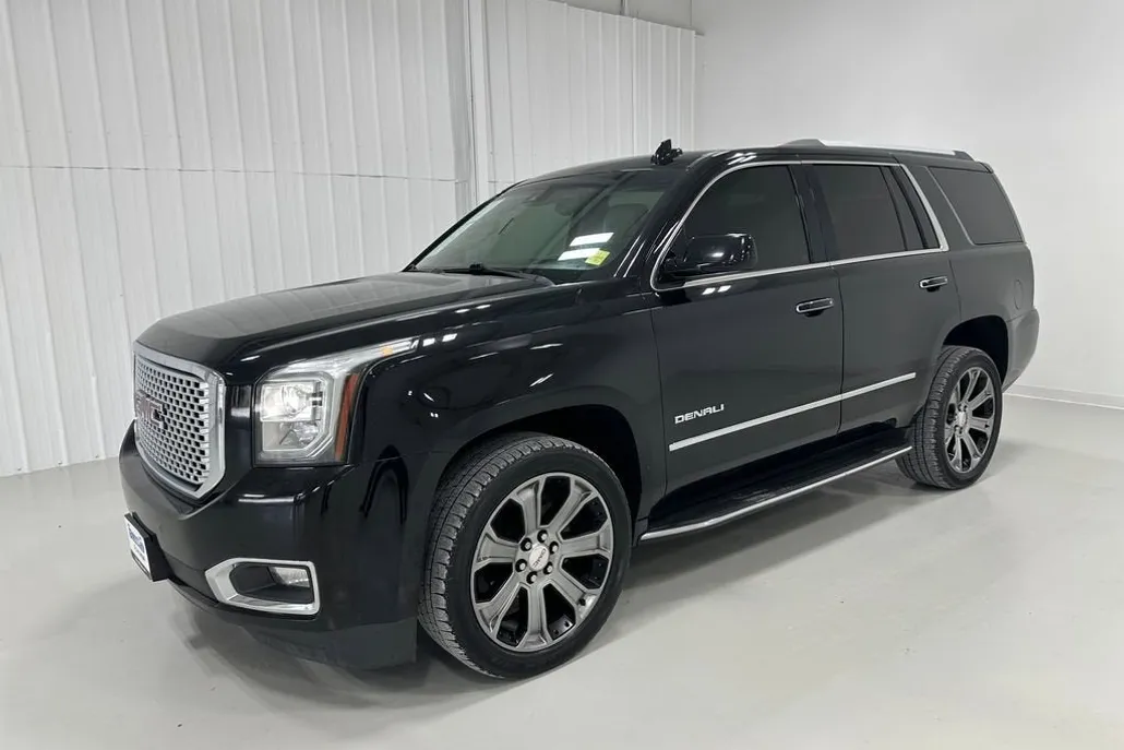 2017 Gmc Yukon Denali photo 1
