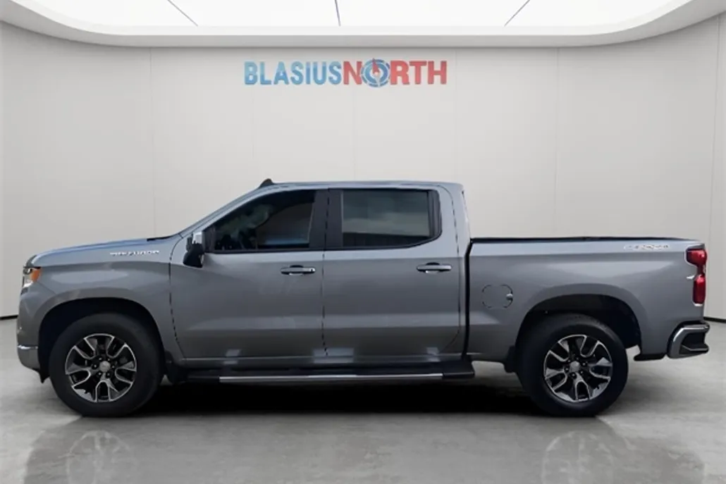 2023 Chevrolet Silverado 1500 LT photo 1