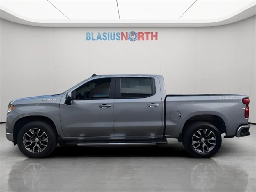 2023 Chevrolet Silverado 1500 LT photo 1
