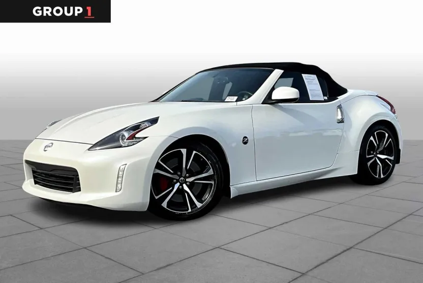 2018 Nissan 370Z Touring Sport photo 1