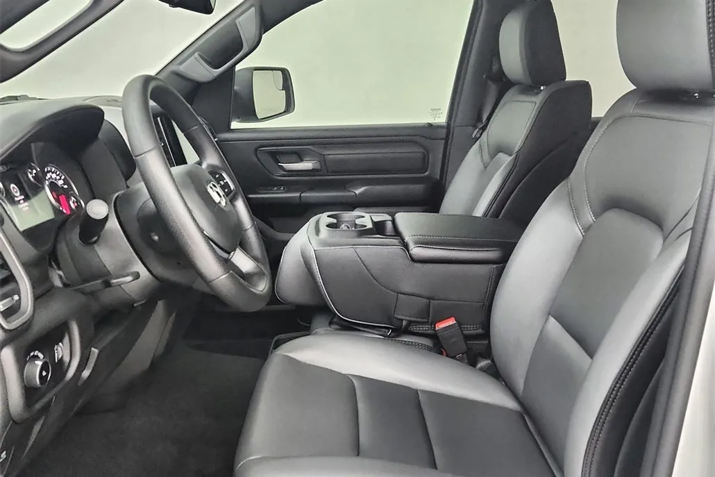 2025 Ram 1500 Tradesman photo 1