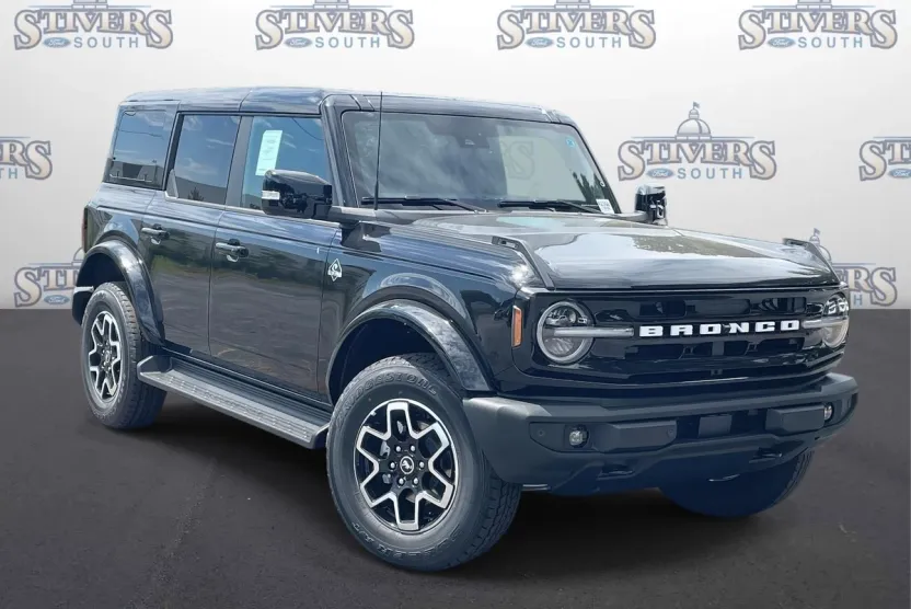 2025 Ford Bronco Outer Banks photo 1