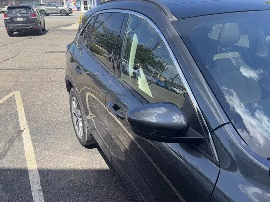 2020 Ford Escape SEL photo 1