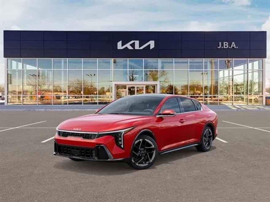 2025 Kia K4 GT-Line photo 1