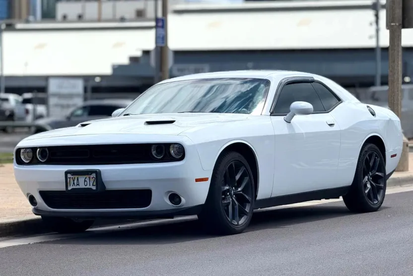 2019 Dodge Challenger SXT photo 1