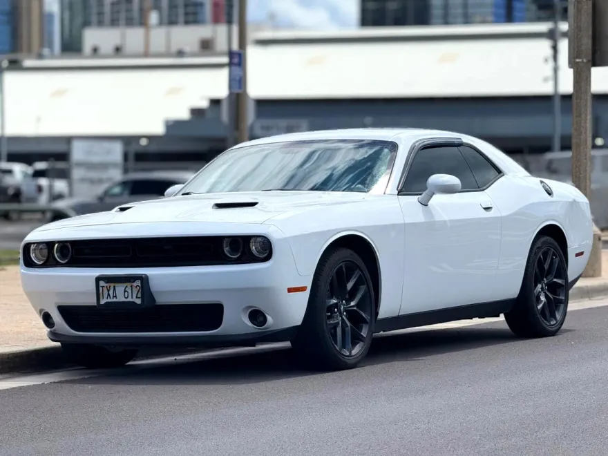 2019 Dodge Challenger SXT photo 1