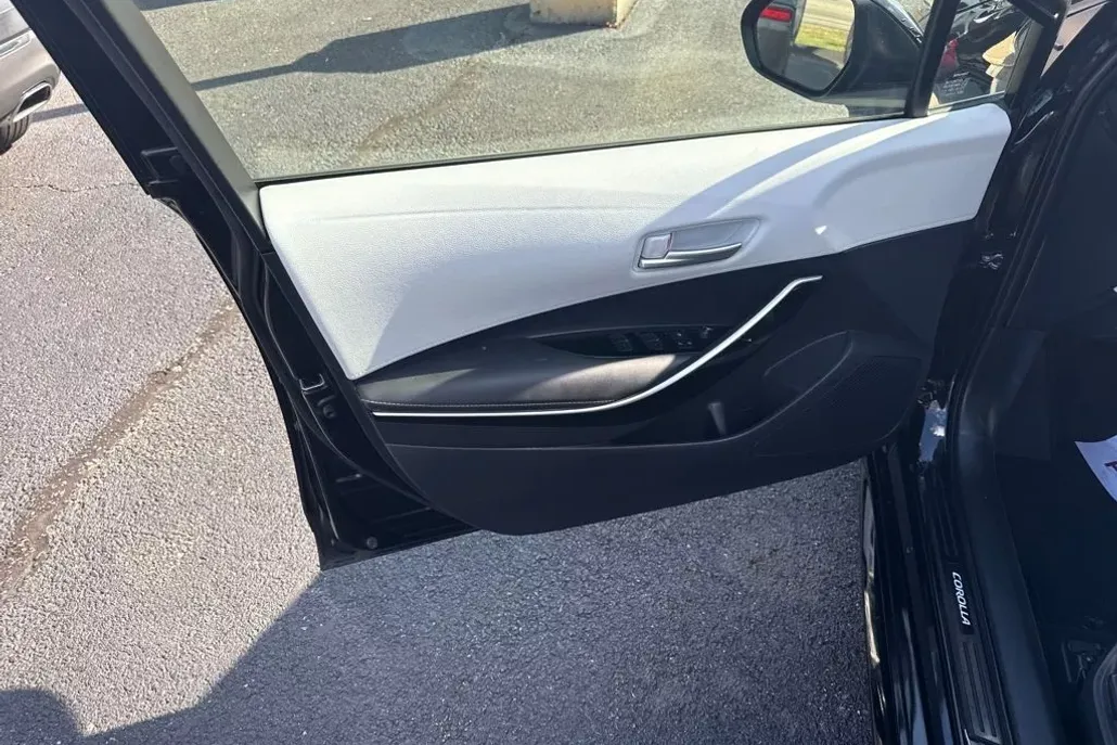 2022 Toyota Corolla XSE photo 1