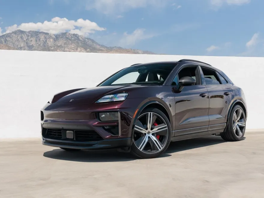 2024 Porsche Macan Electric Turbo photo 1