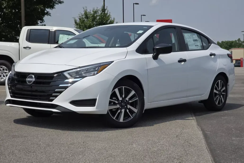 2025 Nissan Versa S photo 1