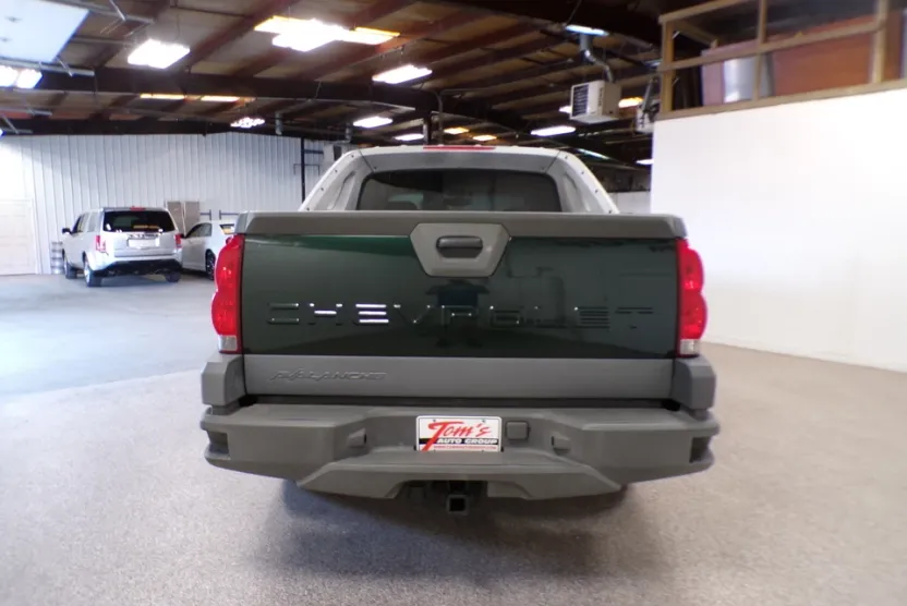 2002 Chevrolet Avalanche photo 1