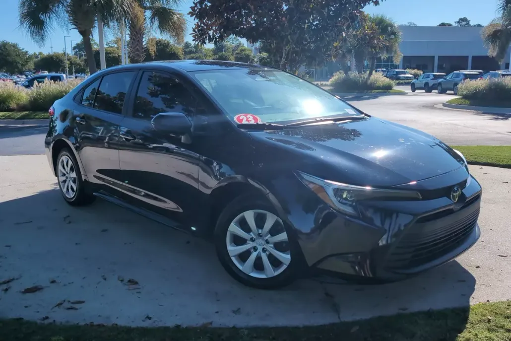 2023 Toyota Corolla Hybrid LE photo 1