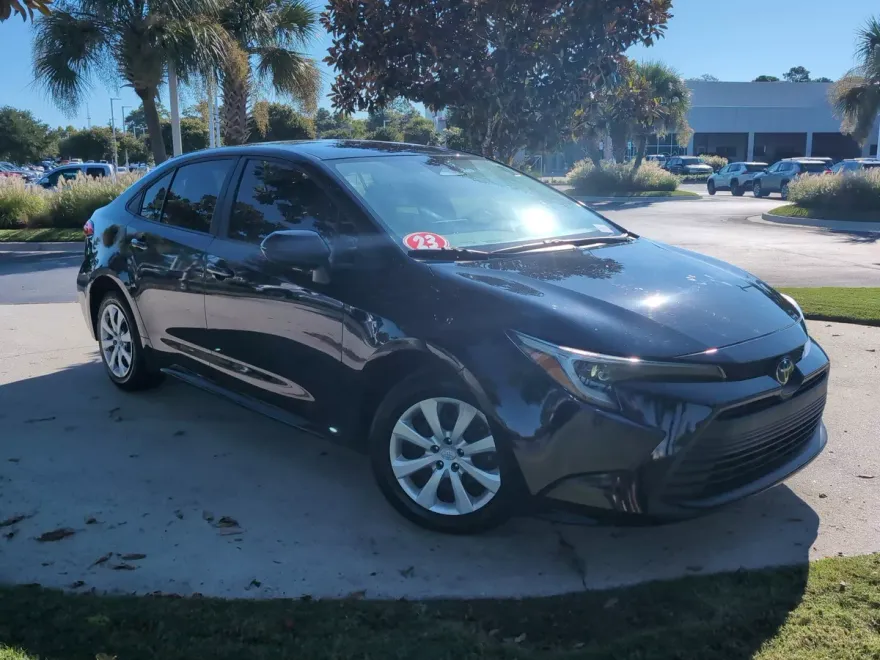 2023 Toyota Corolla Hybrid LE photo 1