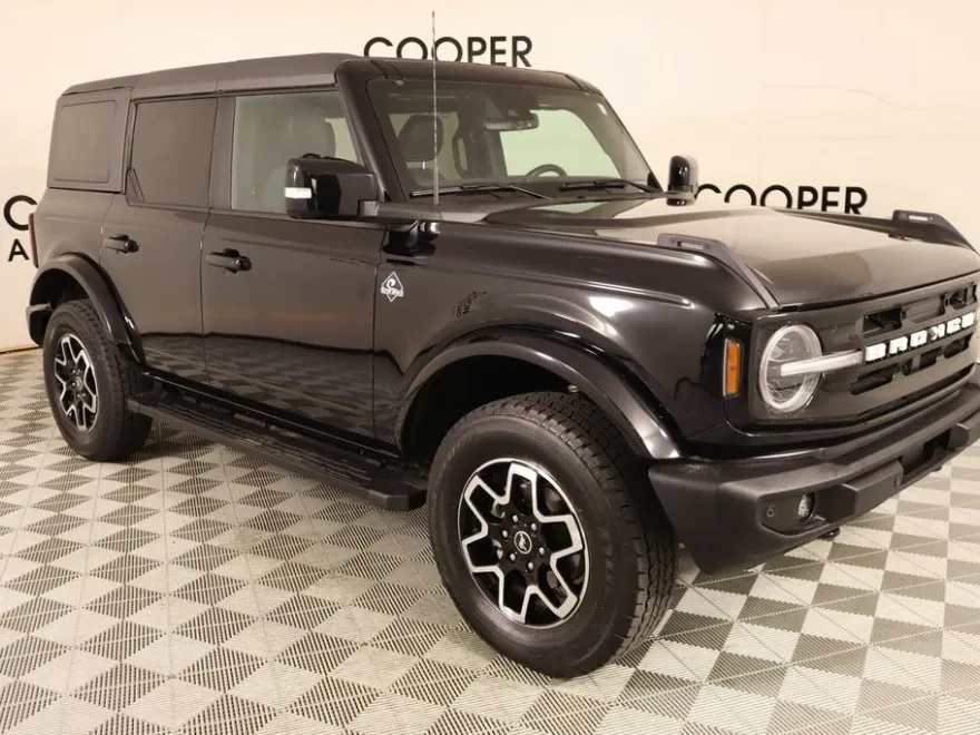 2024 Ford Bronco Outer Banks photo 1