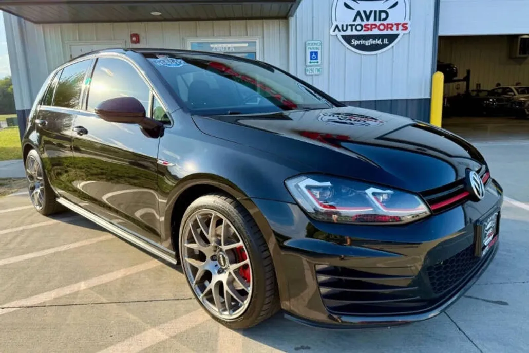 2017 Volkswagen Golf GTI S photo 1