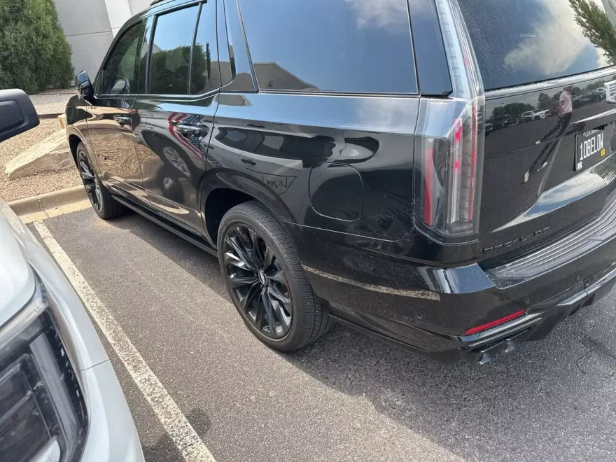 2025 Cadillac Escalade V-Series photo 1