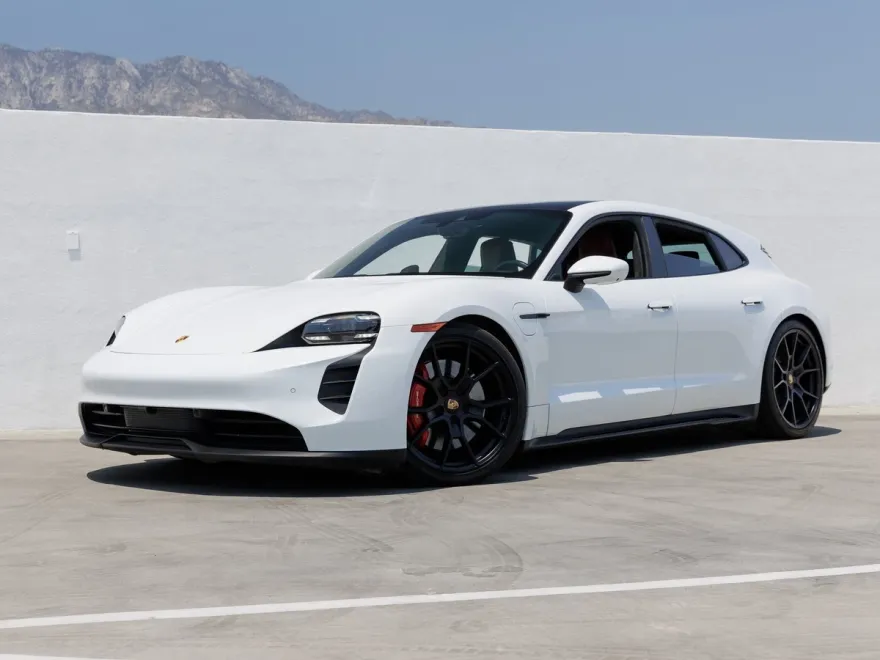 2024 Porsche Taycan GTS Sport Turismo photo 1