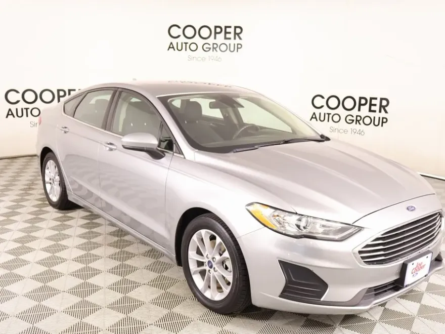 2020 Ford Fusion SE photo 1